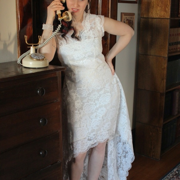 Antique Lace Dress with Pearl Buttons - Picture 5 of 8